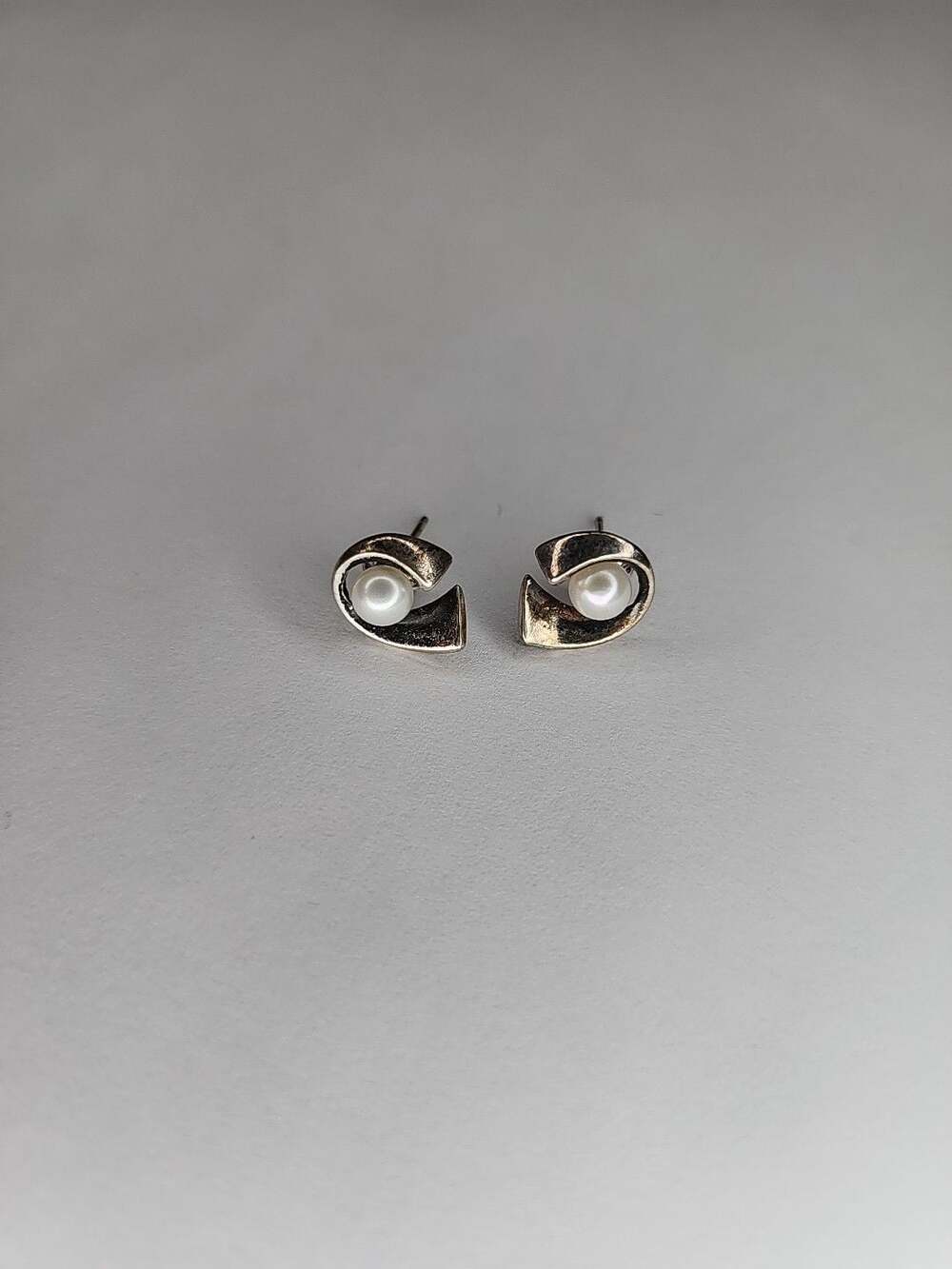 Sterling Silver Pearl Earrings